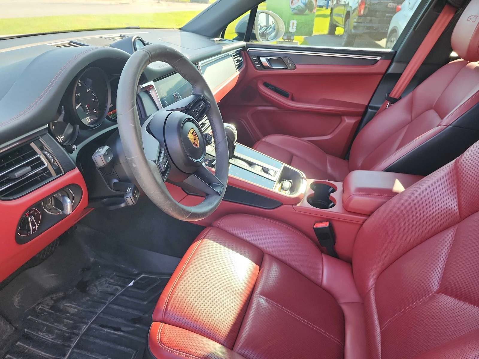 Porsche Macan GTS | CARFAX | АВТОКРЕДИТ БЕЗ ПЪРВОНАЧАЛНА ВНОСКА, снимка 7 - Автомобили и джипове - 55875765