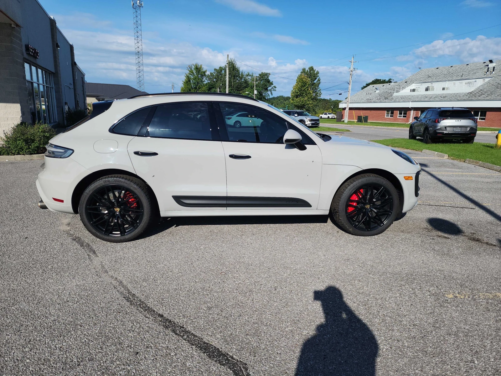 Porsche Macan GTS | CARFAX | АВТОКРЕДИТ БЕЗ ПЪРВОНАЧАЛНА ВНОСКА, снимка 4 - Автомобили и джипове - 55875765