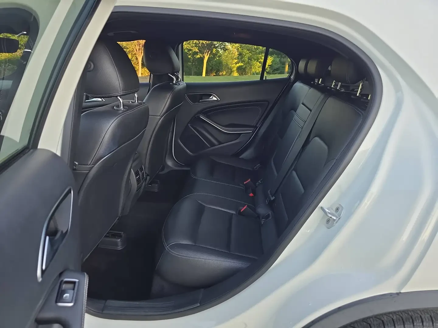 Mercedes-Benz GLA 4MATIC 4dr GLA 250, снимка 9 - Автомобили и джипове - 55980557