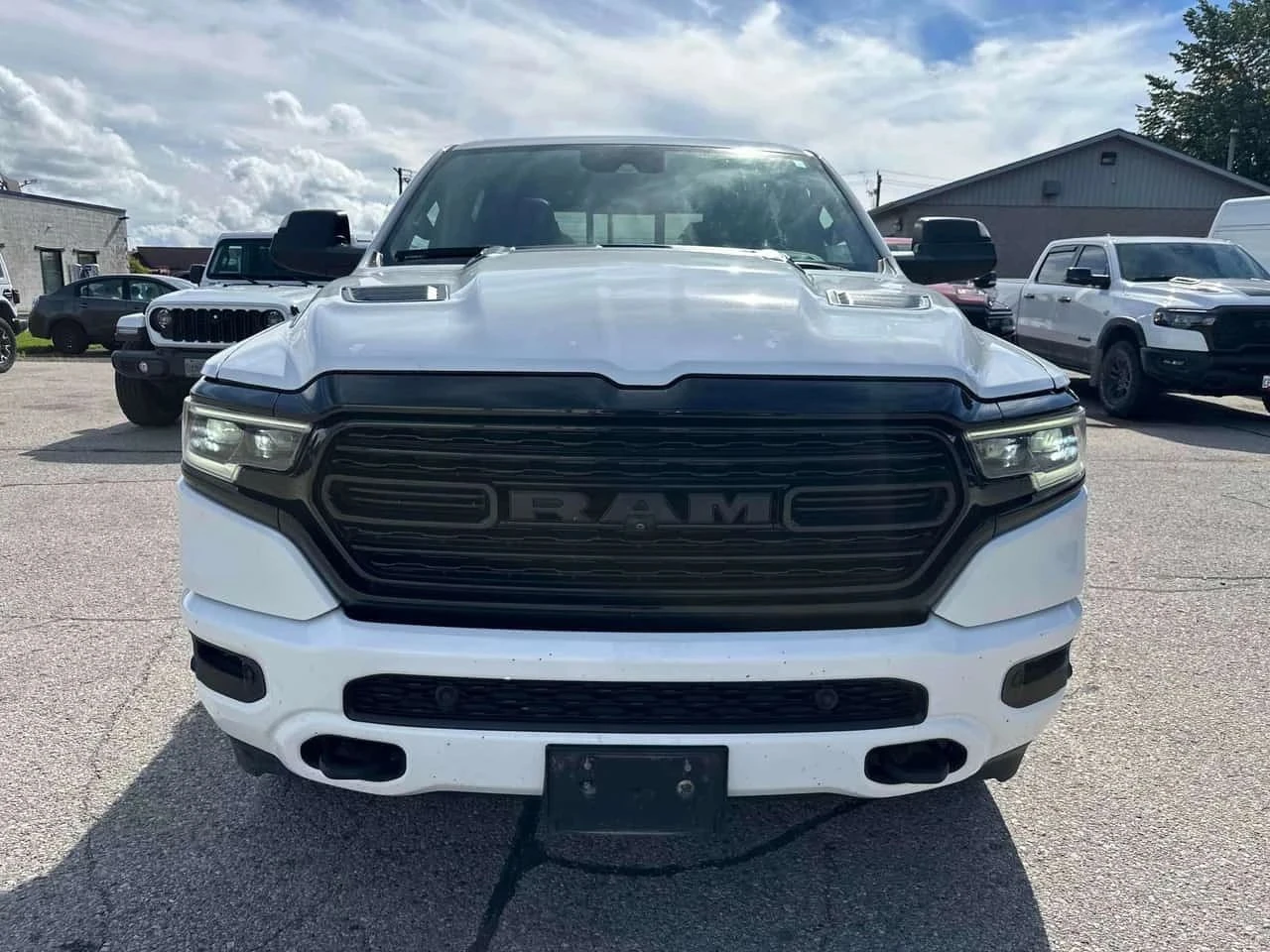 Dodge RAM 1500, снимка 2 - Автомобили и джипове - 56686095