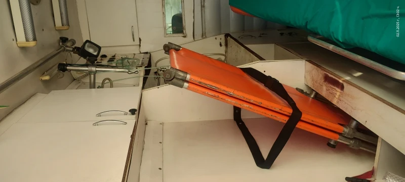 Opel Vivaro 2.5DTI, снимка 7 - Бусове и автобуси - 52254966