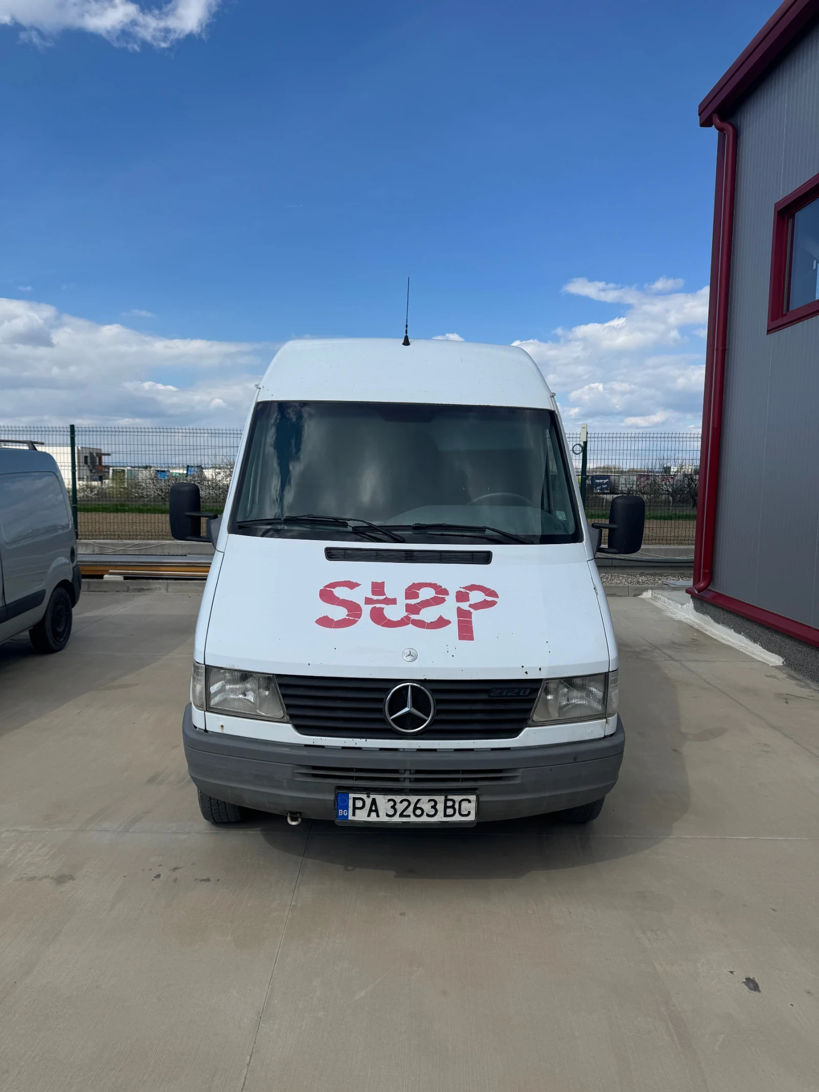 Mercedes-Benz Sprinter 212