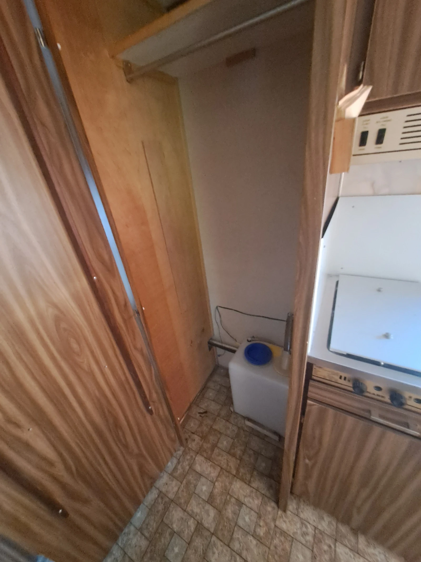 Каравана Kabe Emerald GL, снимка 7 - Каравани и кемпери - 55717652