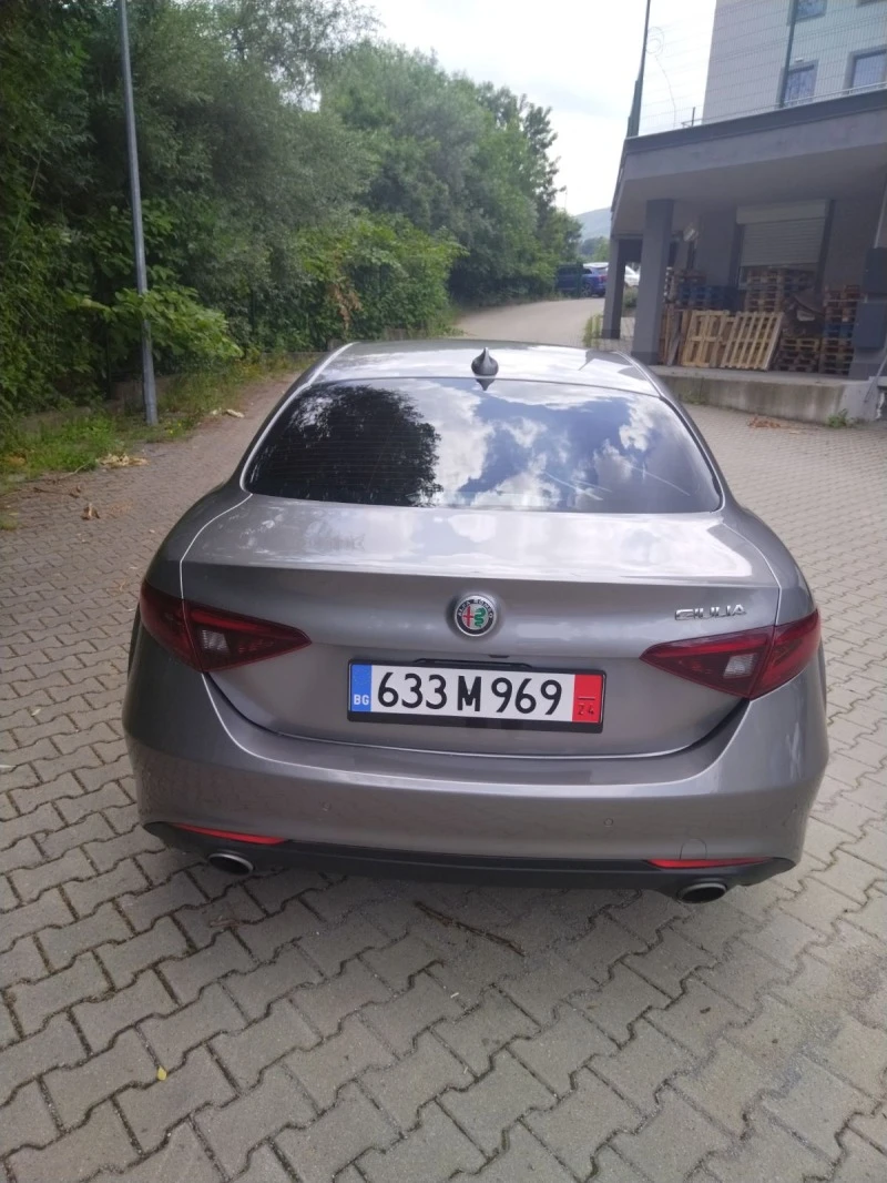 Alfa Romeo Giulia 2.0i 280кс, снимка 3 - Автомобили и джипове - 46400706