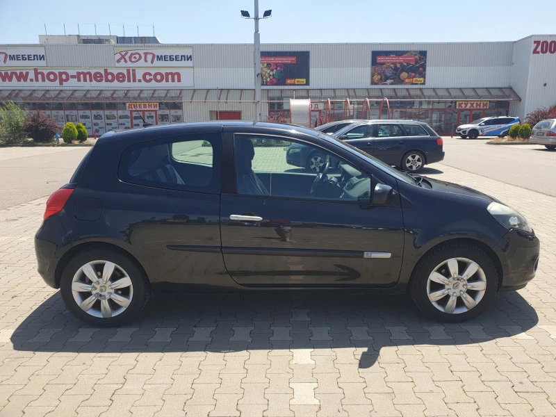 Renault Clio, снимка 2 - Автомобили и джипове - 46918136