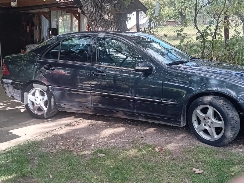 Mercedes-Benz C 220, снимка 2 - Автомобили и джипове - 47366735