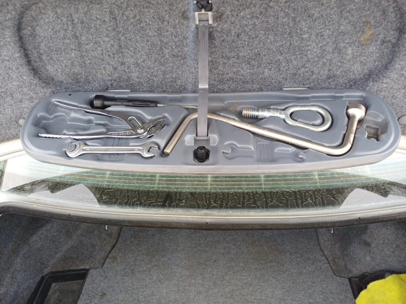 BMW 318, снимка 12 - Автомобили и джипове - 52193435