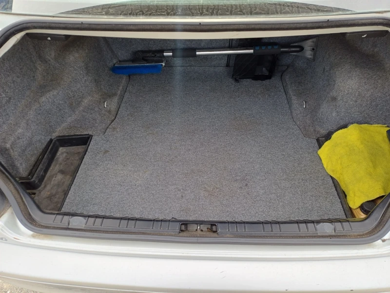 BMW 318, снимка 11 - Автомобили и джипове - 52193435