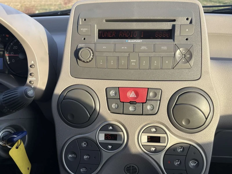 Fiat Panda 1, 2/ KLIMATIK/4X4, снимка 11 - Автомобили и джипове - 52485249