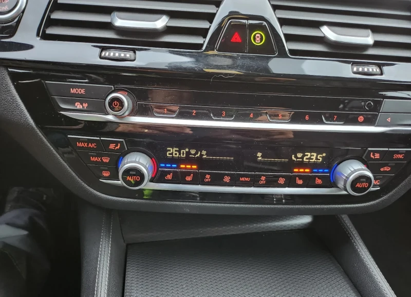 BMW 530 d xDrive M-Pack, снимка 7 - Автомобили и джипове - 52814622