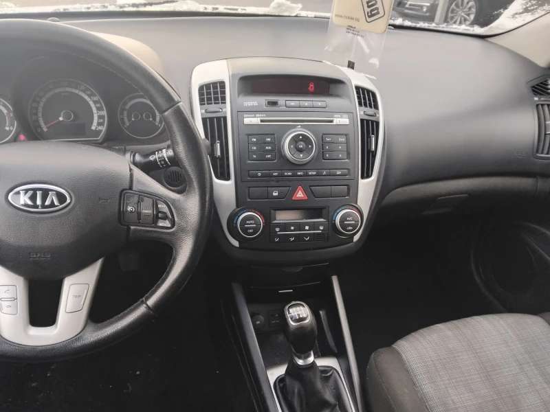 Kia Ceed 1.6crdi115ксА/С, снимка 3 - Автомобили и джипове - 53072687