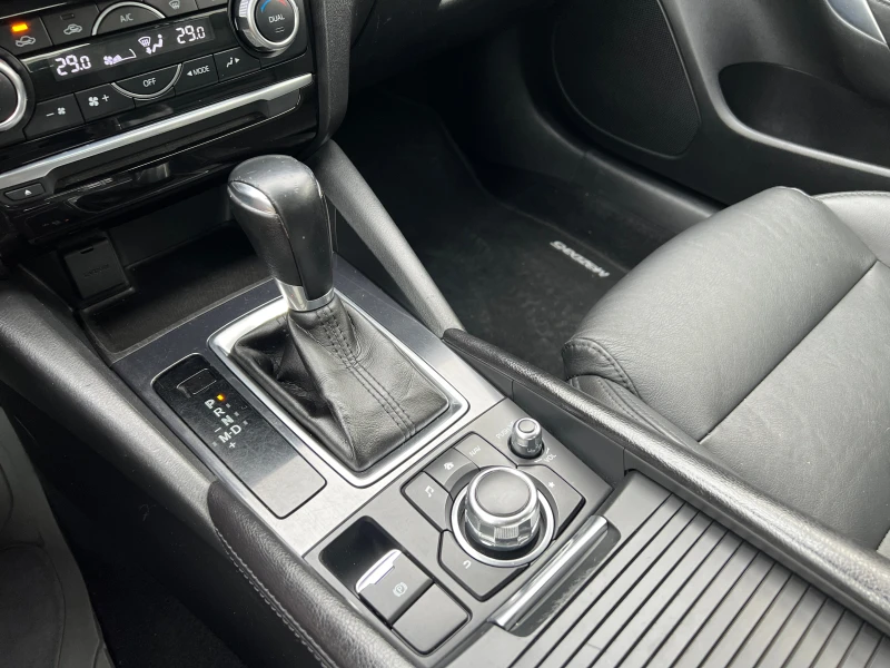 Mazda 6 2.2d FACELIFT, снимка 11 - Автомобили и джипове - 53180436