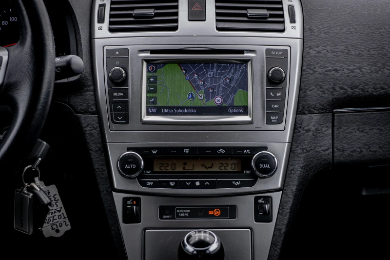 Toyota Avensis 1.8 бензин | КАТО НОВА! AL KANTARA | С ГАРАНЦИЯ, снимка 12 - Автомобили и джипове - 53191007