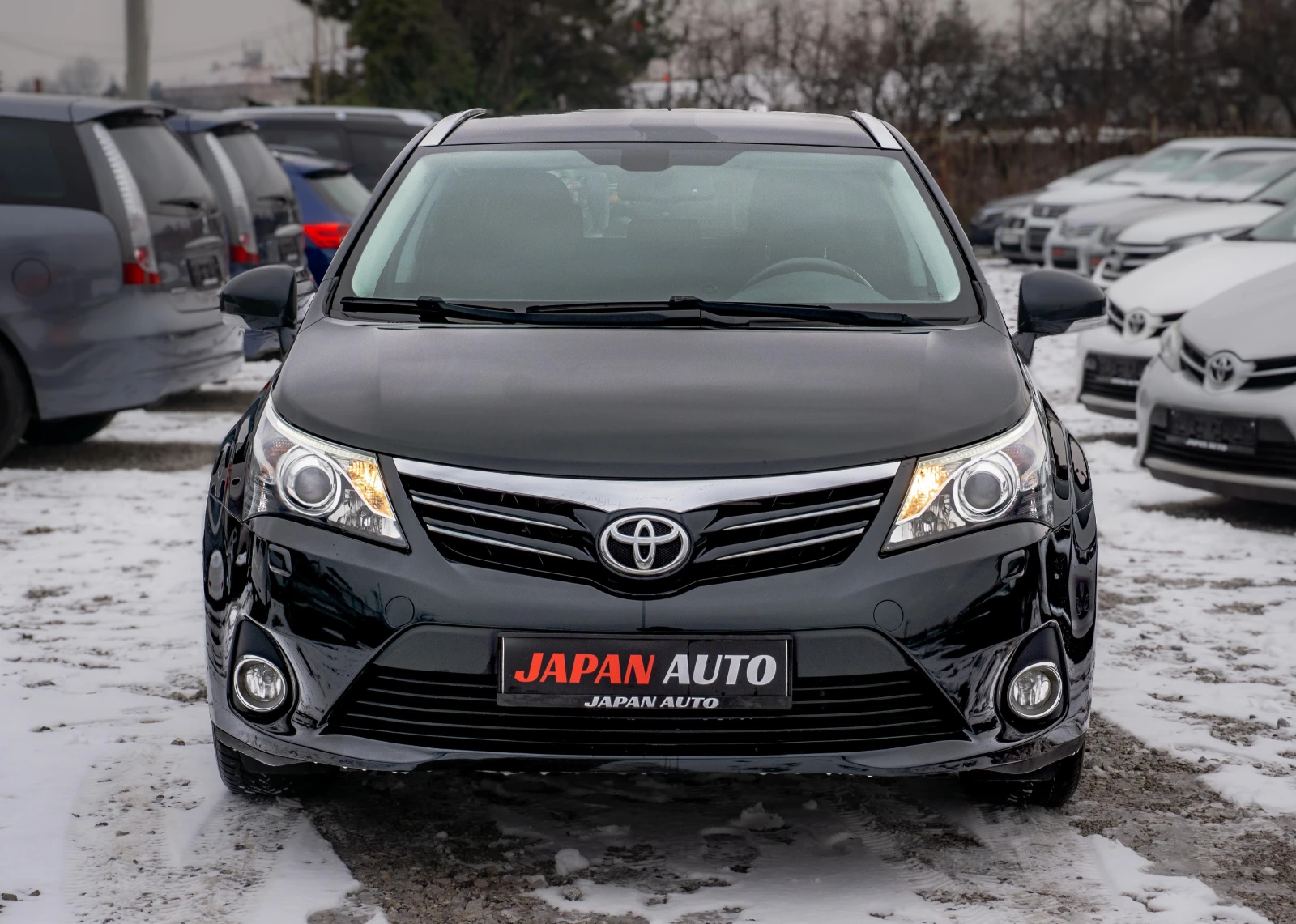 Toyota Avensis 1.8 бензин | КАТО НОВА! AL KANTARA | С ГАРАНЦИЯ, снимка 1