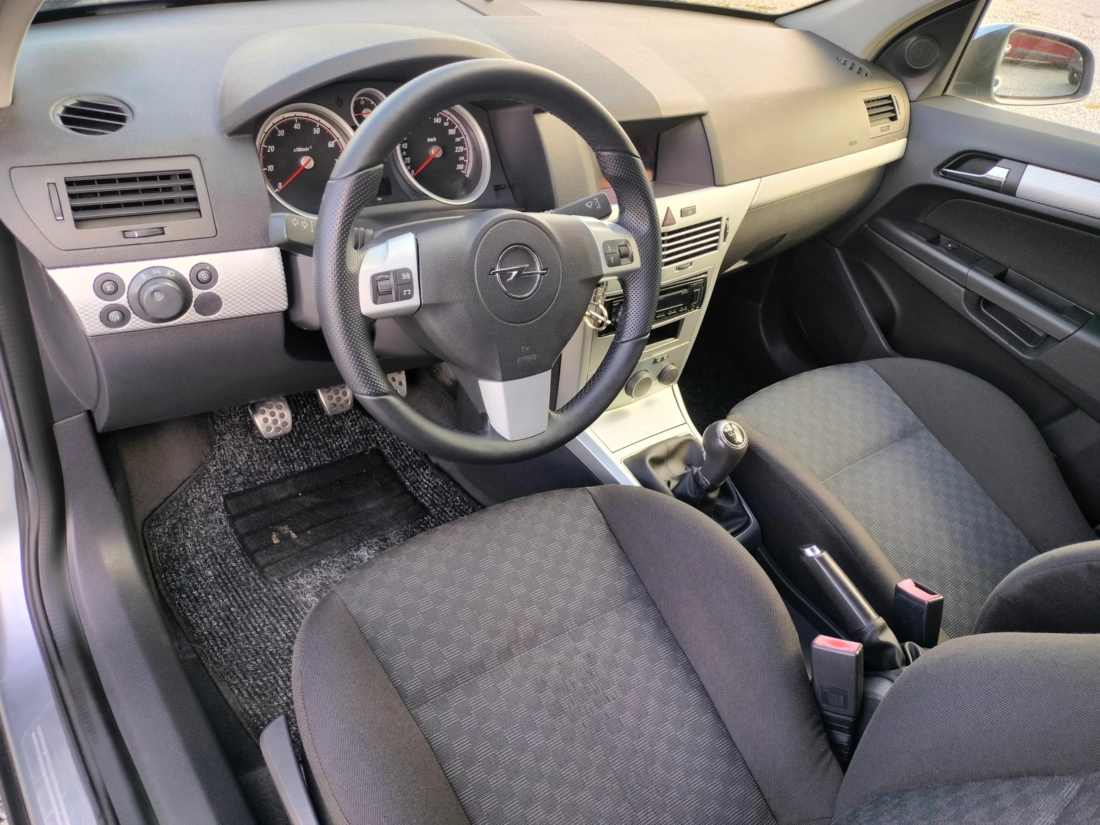 Opel Astra 2.0, 200 к.с, РЕГИСТРИРАН - изображение 9