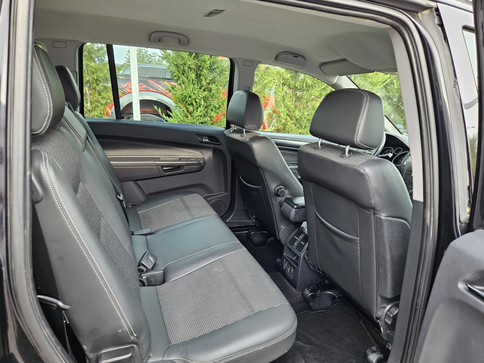 Opel Zafira 1.9CDTI-120кс= 7МЕСТА= АВТОМАТИК= KEYLESS - изображение 9