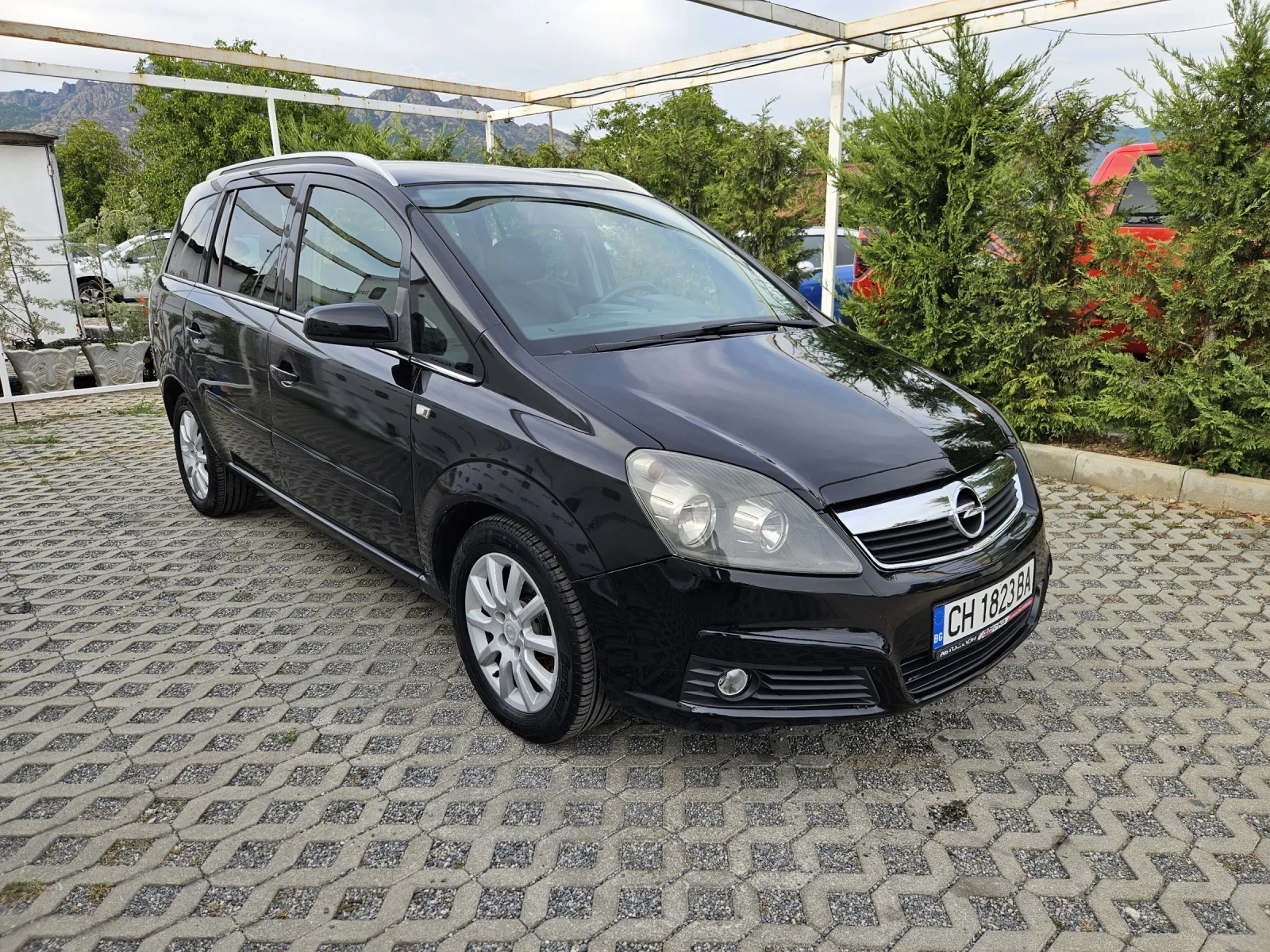 Opel Zafira 1.9CDTI-120кс= 7МЕСТА= АВТОМАТИК= KEYLESS - изображение 2