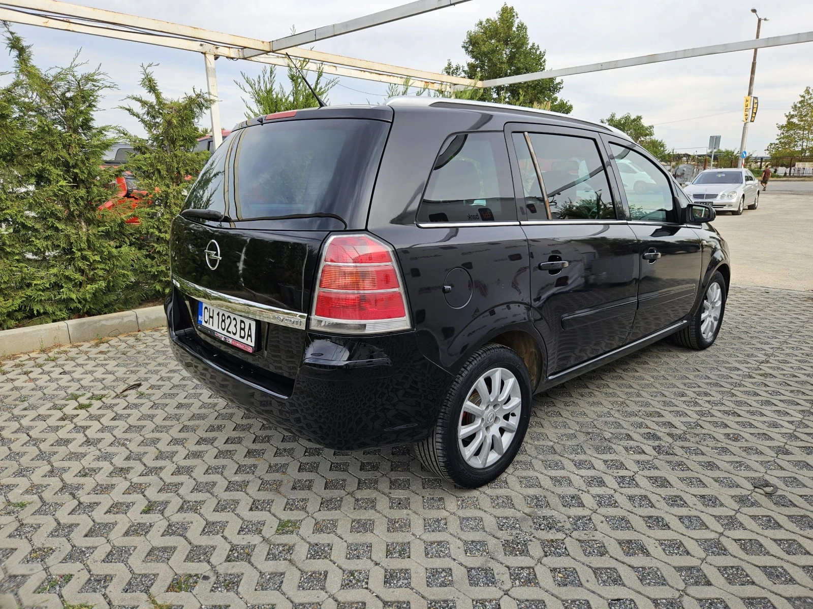Opel Zafira 1.9CDTI-120кс= 7МЕСТА= АВТОМАТИК= KEYLESS - изображение 3