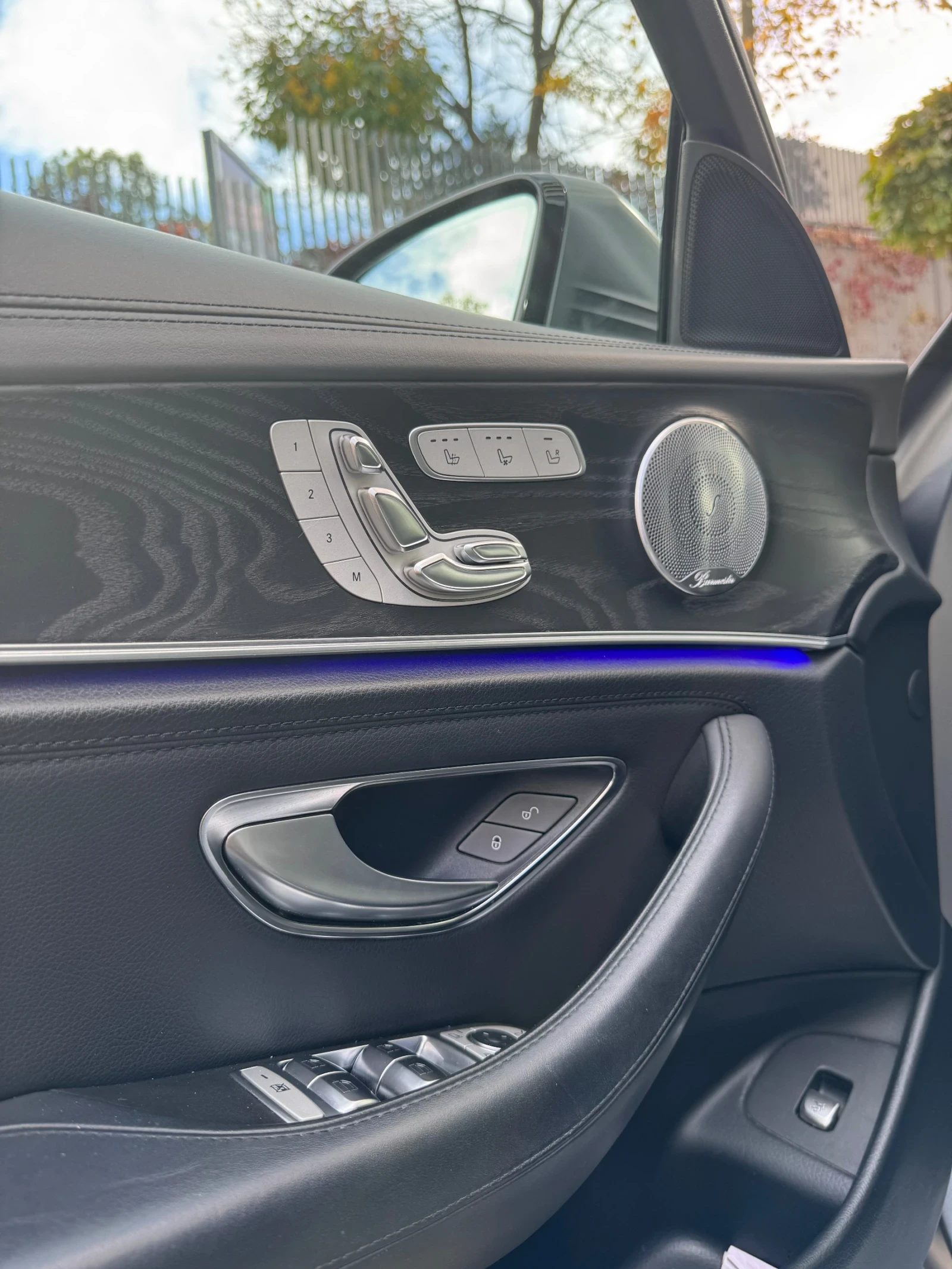 Mercedes-Benz E 400 DESIGNO , AMG LINE , 4MATIC , 360  | Mobile.bg — изображение 9