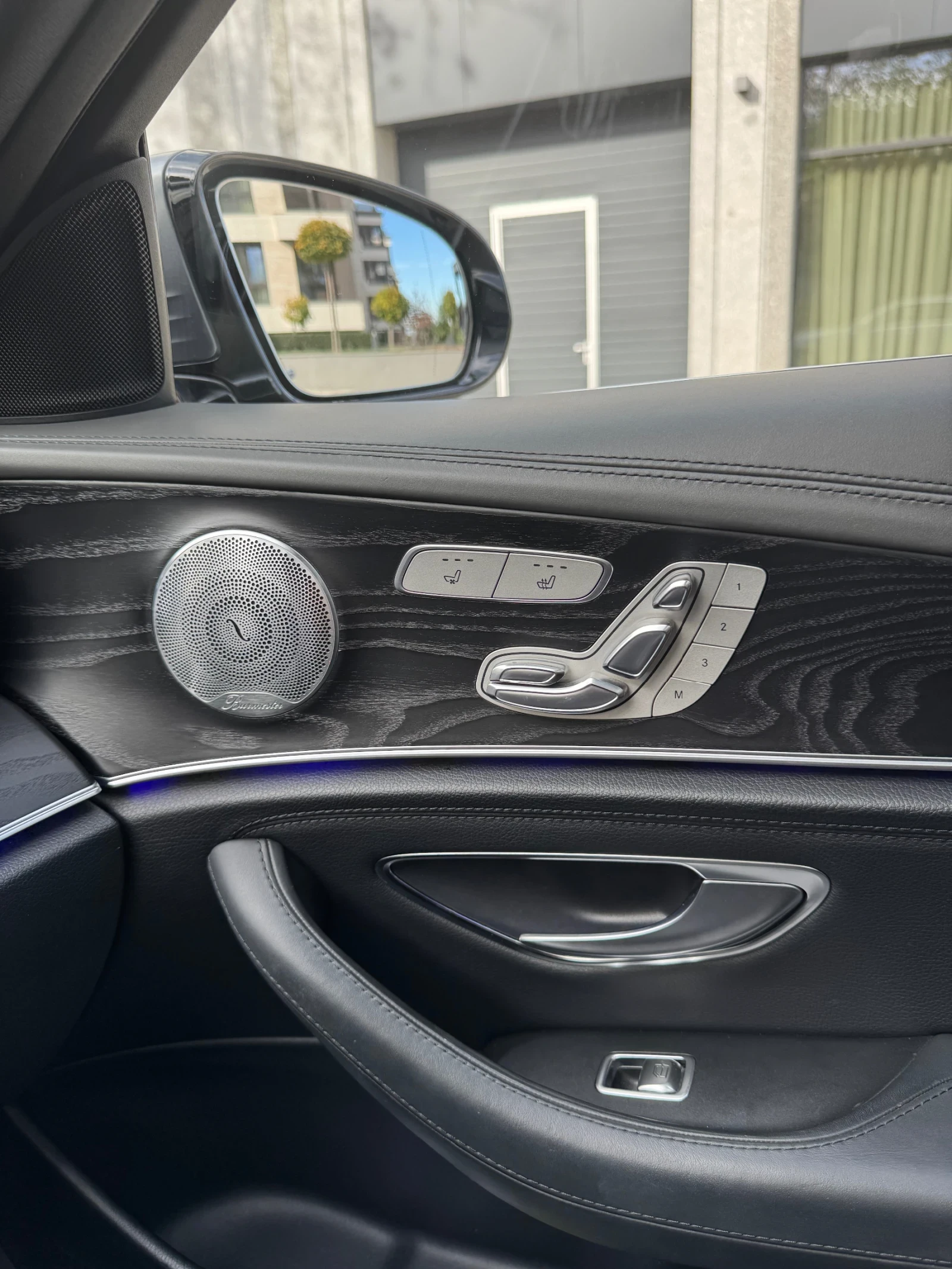 Mercedes-Benz E 400 DESIGNO , AMG LINE , 4MATIC , 360  | Mobile.bg — изображение 14