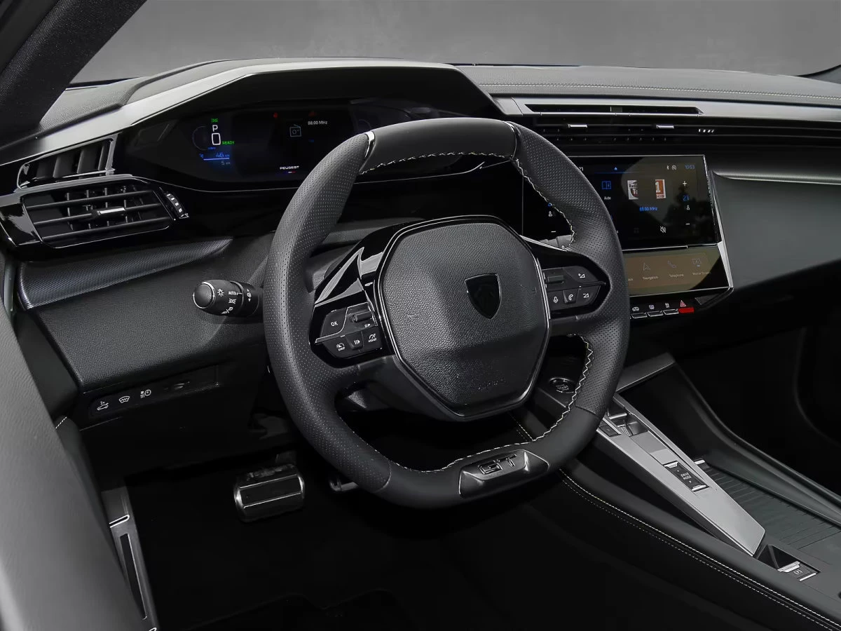 Peugeot 308 GT/156HP/AHK/360/ACC/NAVI/LED/KLESS/501g - изображение 6