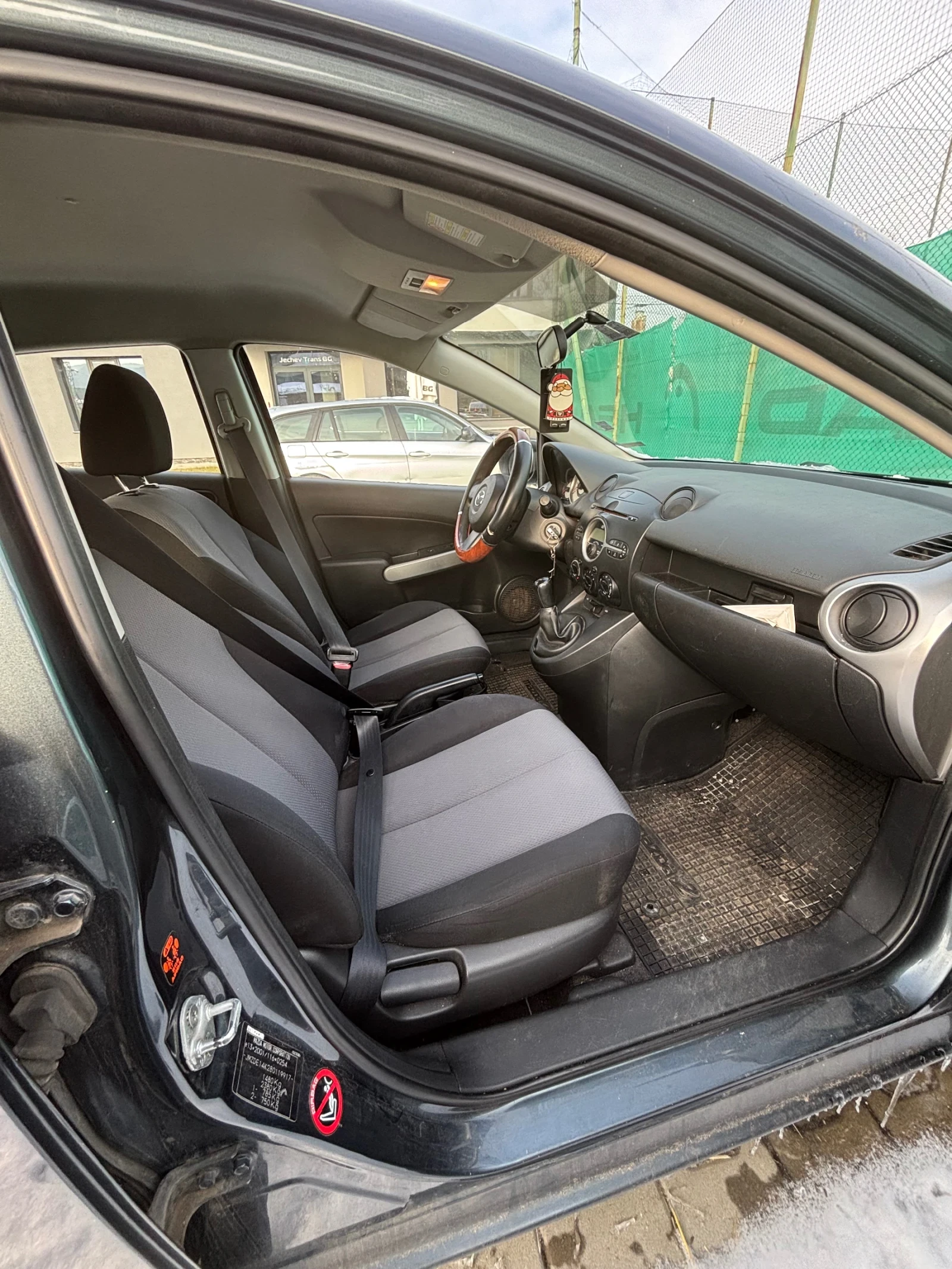 Mazda 2  - изображение 3