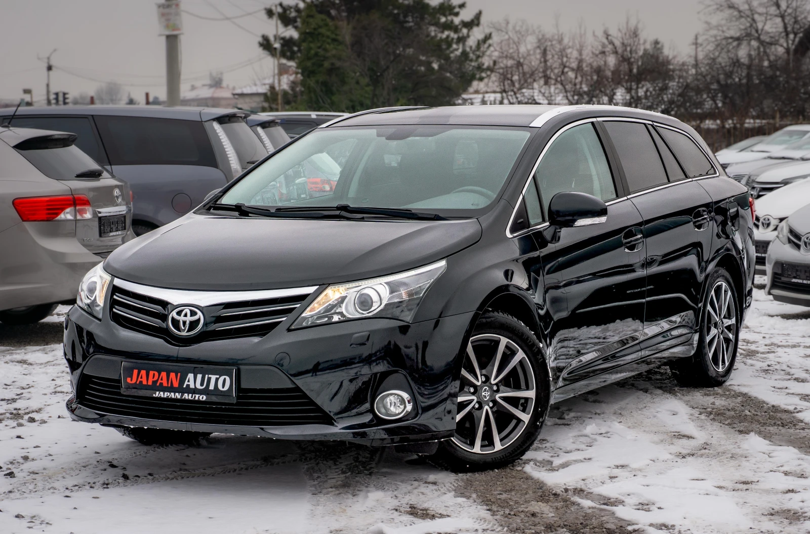 Toyota Avensis 1.8 бензин | КАТО НОВА! AL KANTARA | С ГАРАНЦИЯ - изображение 2