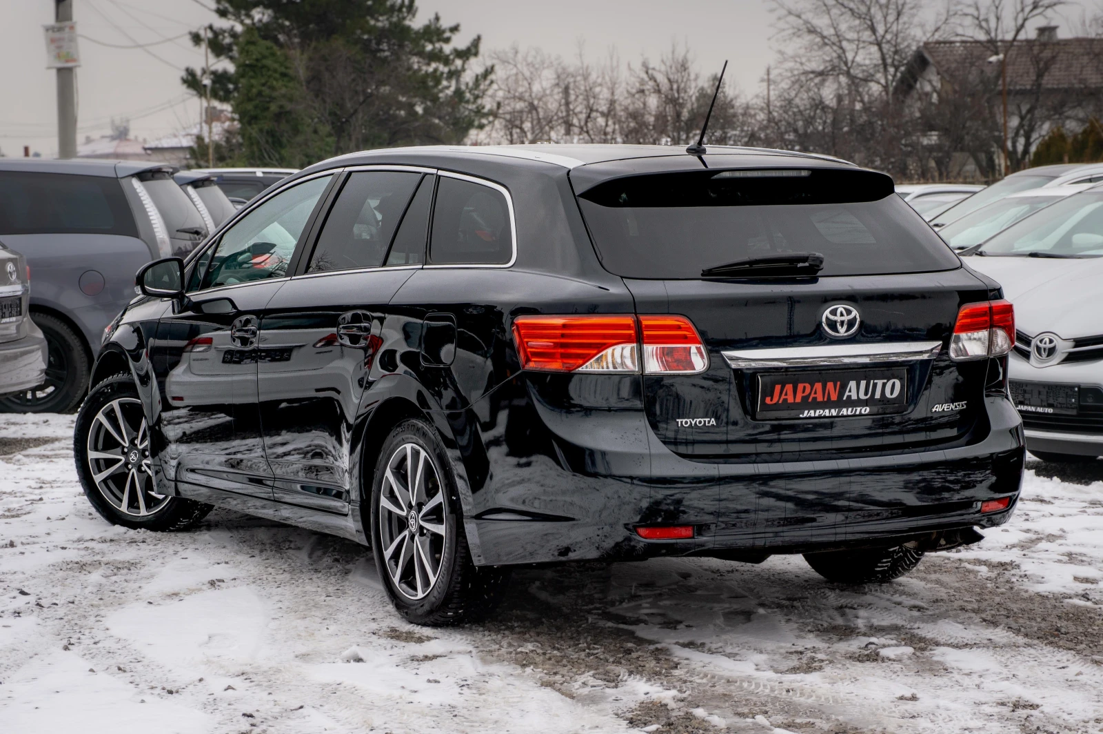 Toyota Avensis 1.8 бензин | КАТО НОВА! AL KANTARA | С ГАРАНЦИЯ - изображение 6