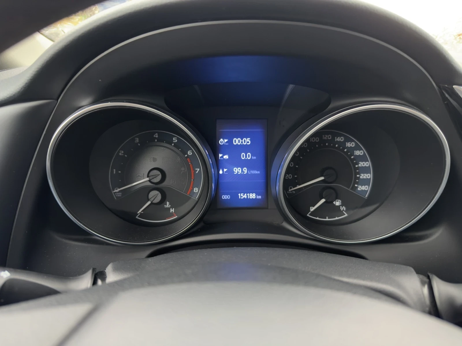 Toyota Auris, снимка 17 - Автомобили и джипове - 53630067