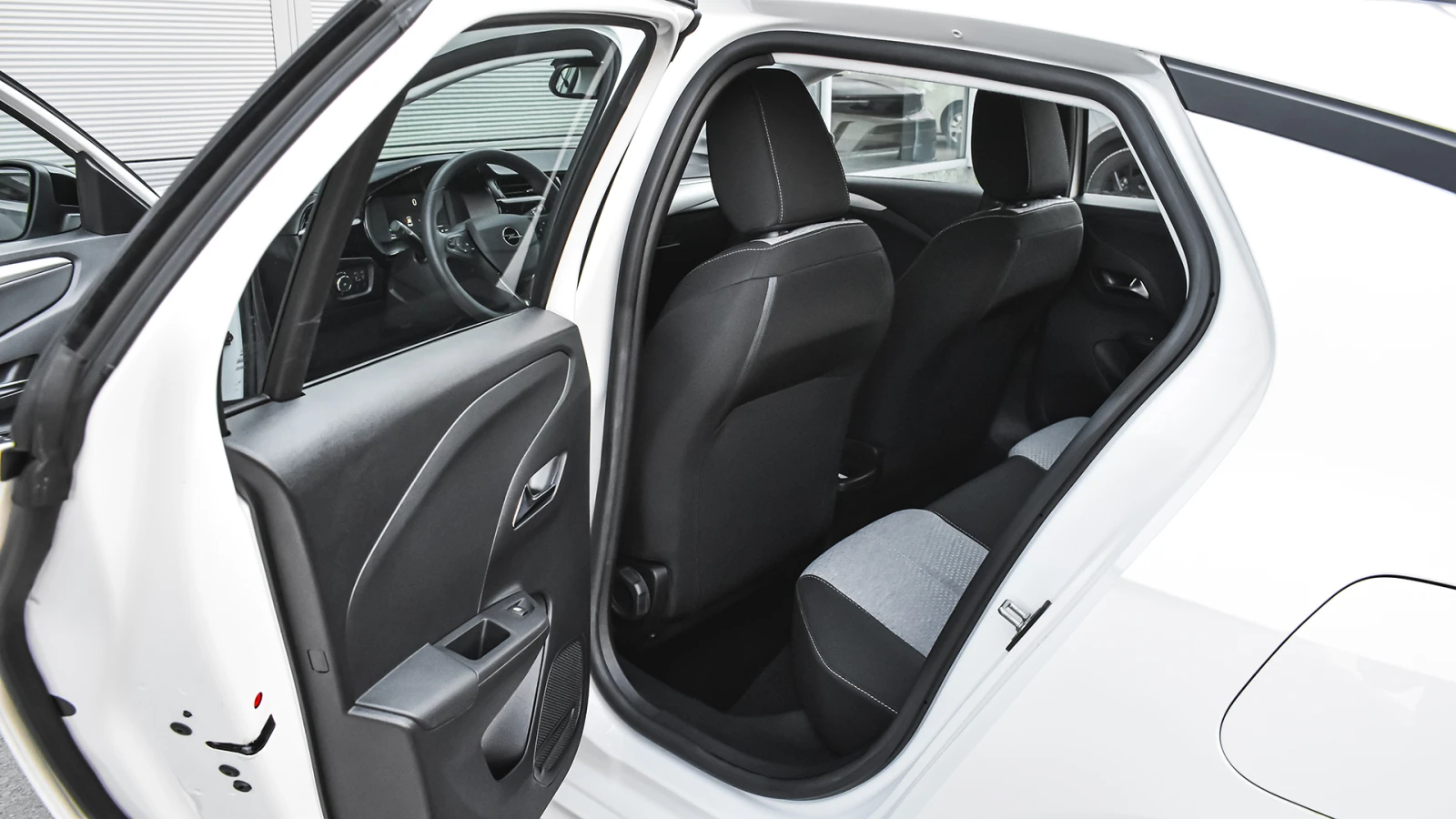 Opel Corsa e-Edition 50 kWh, снимка 9 - Автомобили и джипове - 53784731