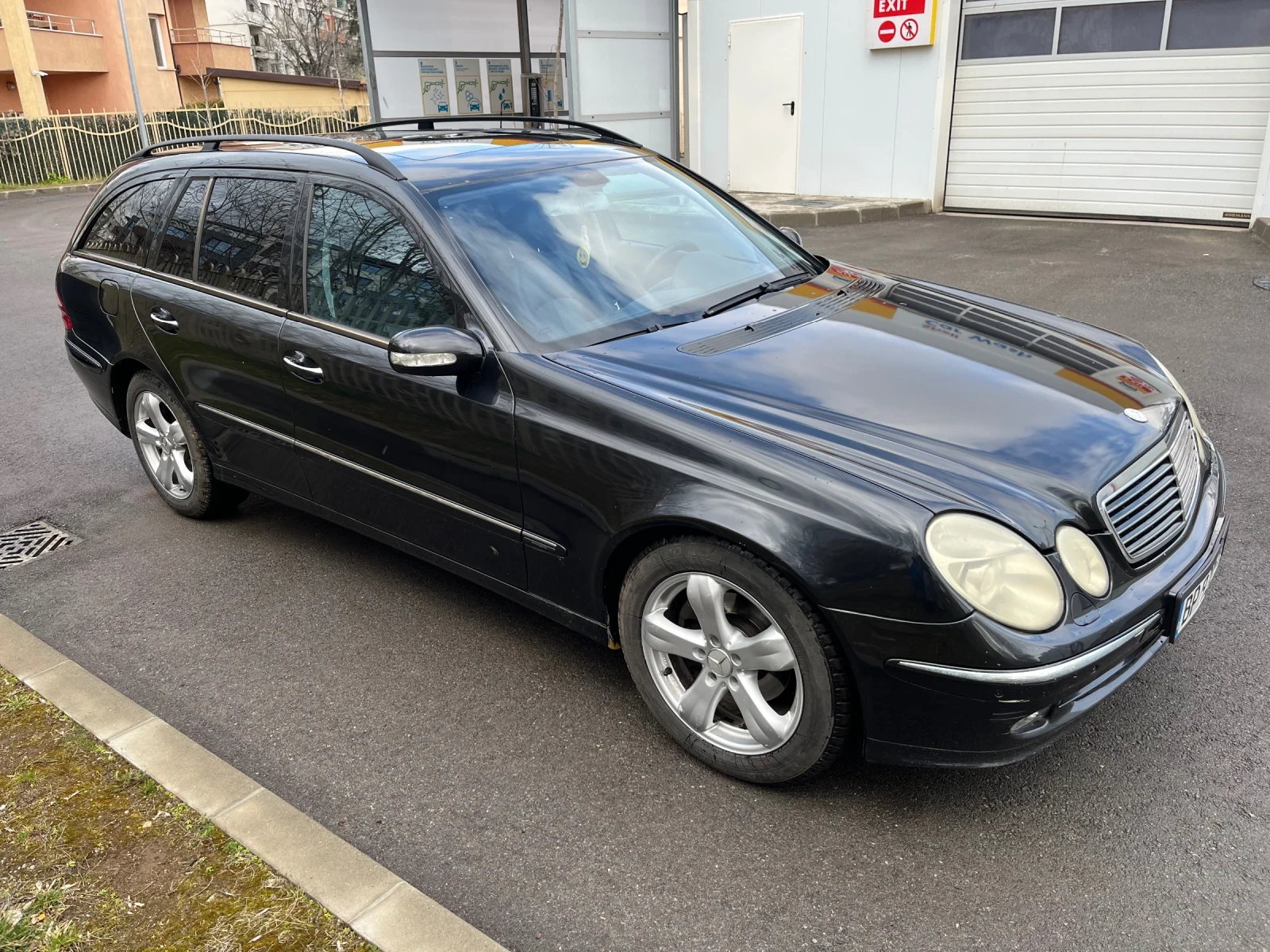 Mercedes-Benz E 270 Avantgarde, снимка 4 - Автомобили и джипове - 54007404