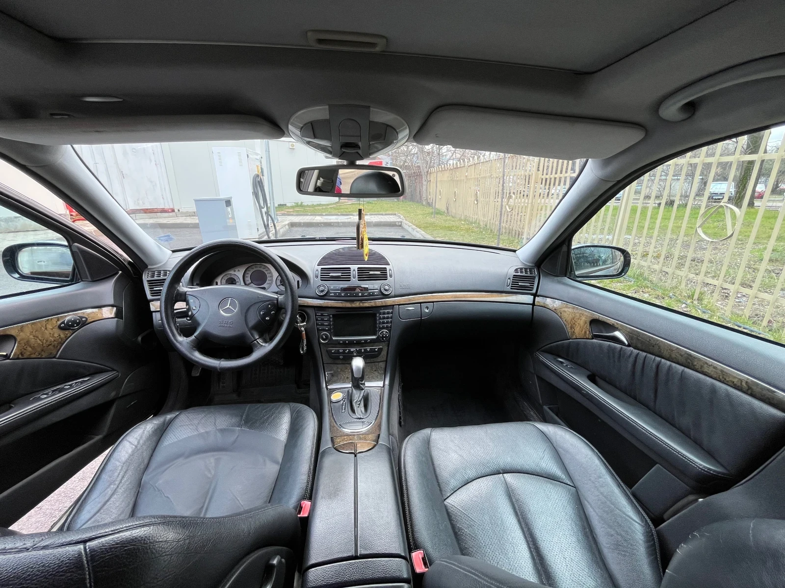 Mercedes-Benz E 270 Avantgarde, снимка 7 - Автомобили и джипове - 54007404