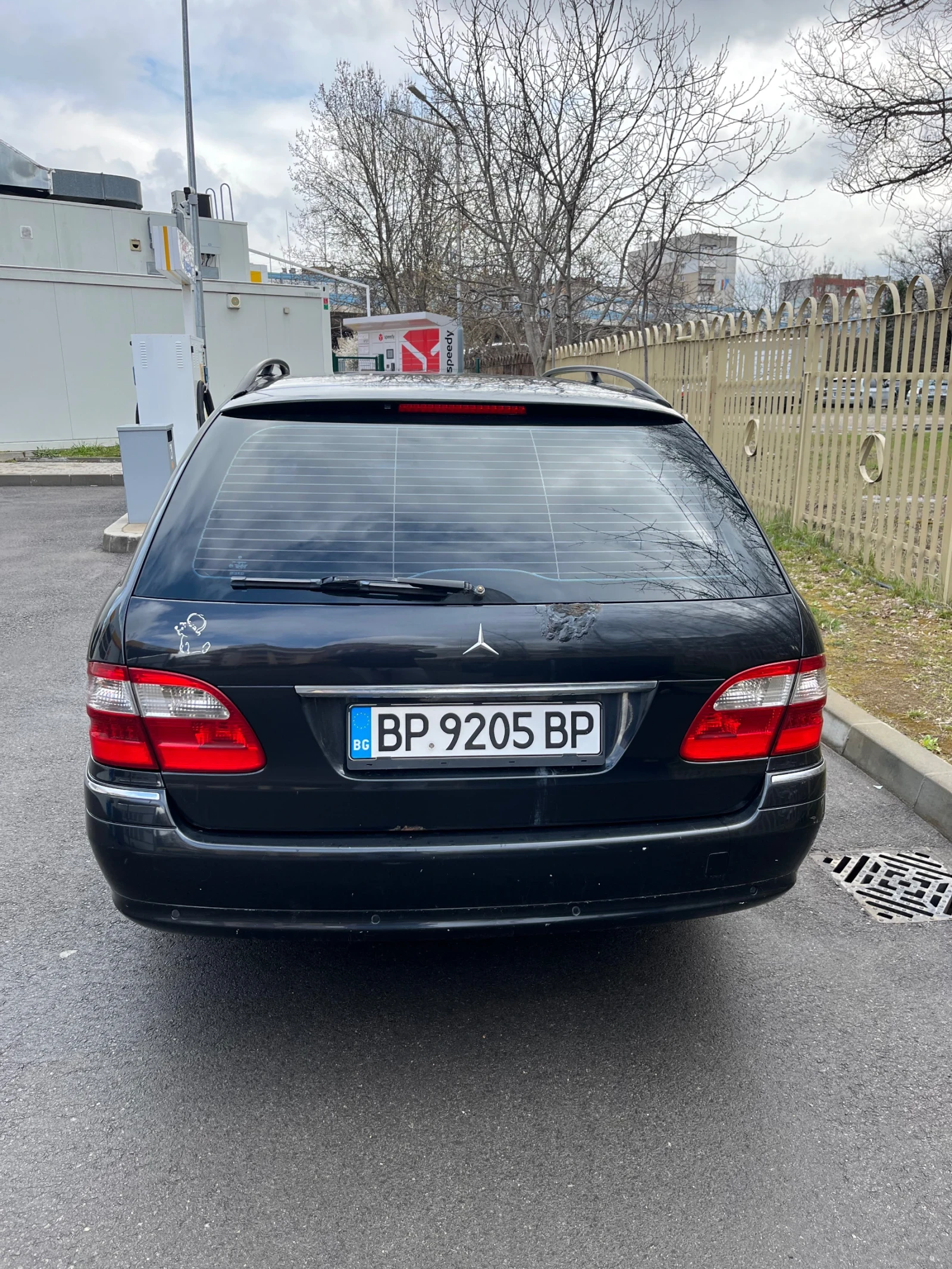Mercedes-Benz E 270 Avantgarde, снимка 2 - Автомобили и джипове - 54007404
