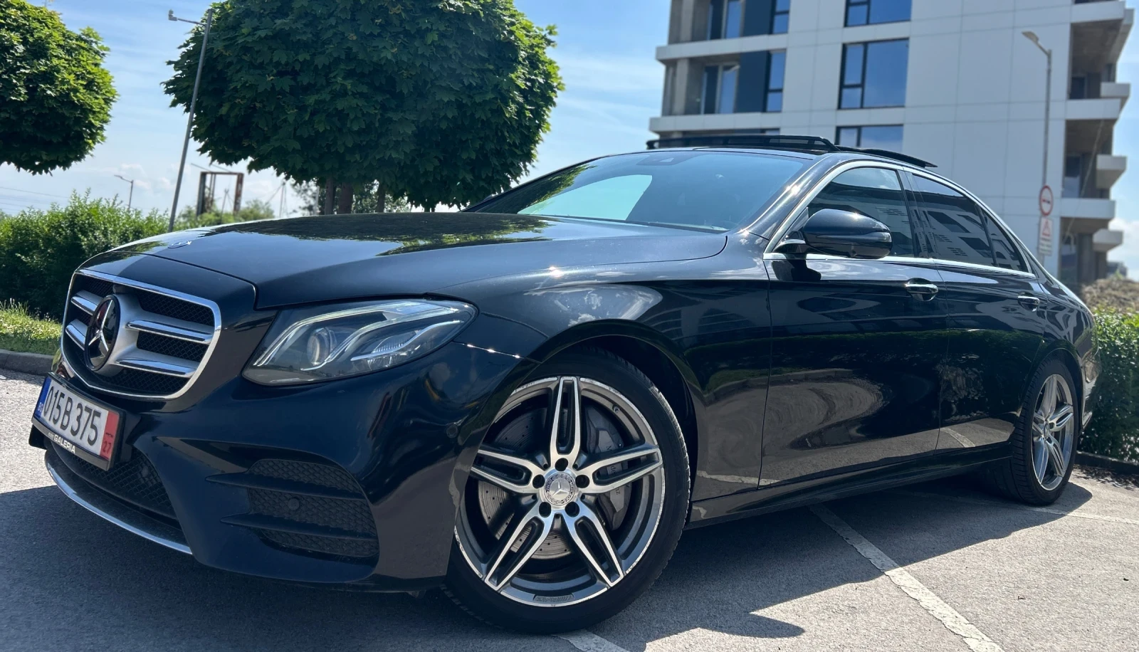 Mercedes-Benz E 350 AMG Line* 350* Burmester* Full Led, снимка 7 - Автомобили и джипове - 54761890