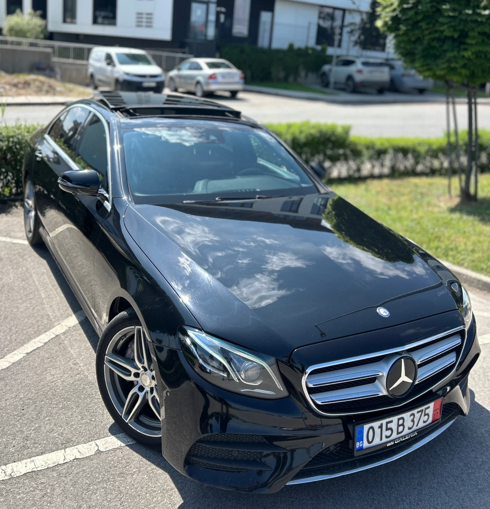 Mercedes-Benz E 350 AMG Line* 350* Burmester* Full Led, снимка 2 - Автомобили и джипове - 54761890