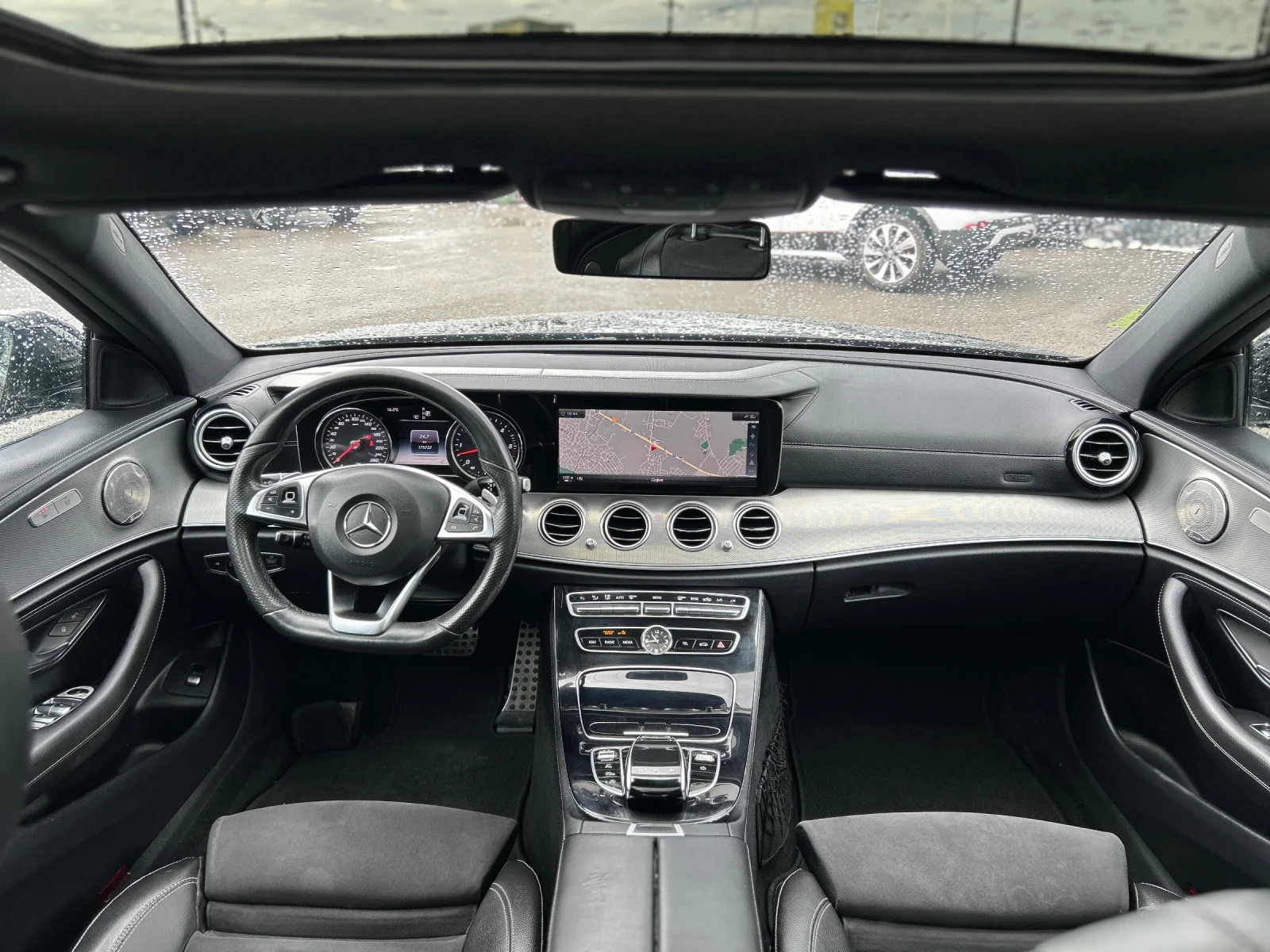 Mercedes-Benz E 350 AMG Line* 350* Burmester* Full Led, снимка 11 - Автомобили и джипове - 54761890