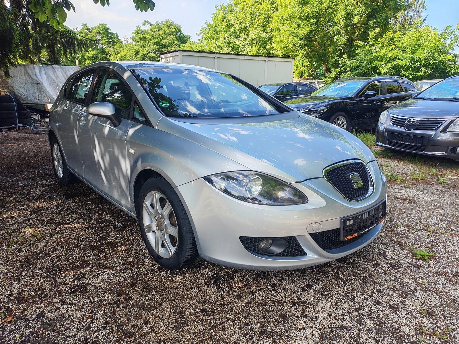 Seat Leon 1.9TDI-105к.с.-КЛИАМТИК, снимка 3 - Автомобили и джипове - 54873863