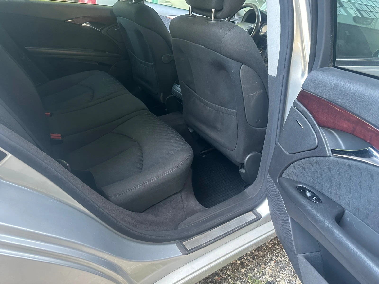 Mercedes-Benz E 220 2.2СДИ, 150к.с, 2005г нов внос, снимка 16 - Автомобили и джипове - 54896518