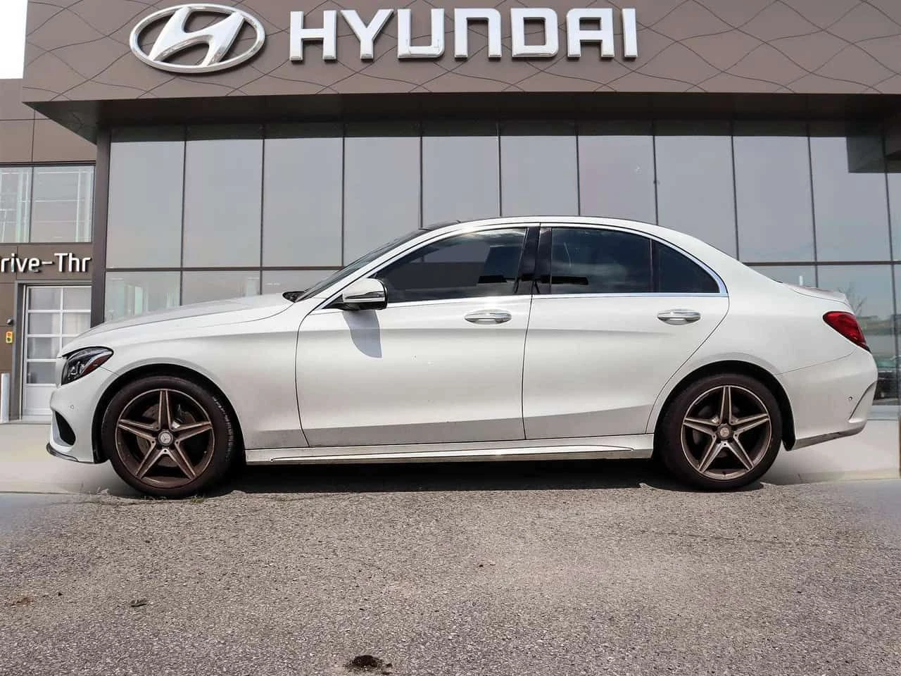 Mercedes-Benz C 300 * CARFAX * БЕЗ ПЪРВОНАЧАЛНА ВНОСКА, снимка 4 - Автомобили и джипове - 55317047