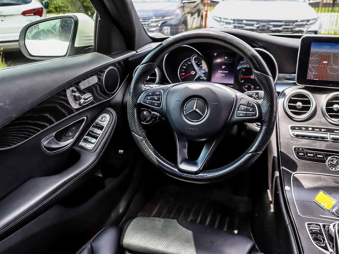Mercedes-Benz C 300 * CARFAX * БЕЗ ПЪРВОНАЧАЛНА ВНОСКА, снимка 9 - Автомобили и джипове - 55317047