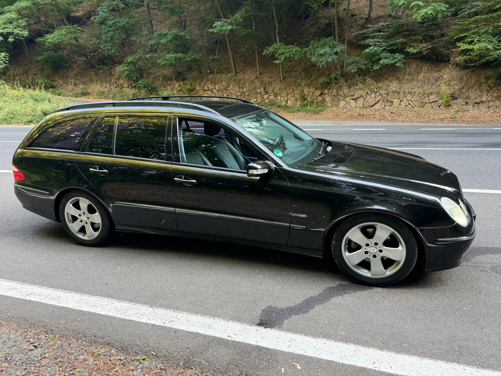 Mercedes-Benz E 220, снимка 5 - Автомобили и джипове - 55887047