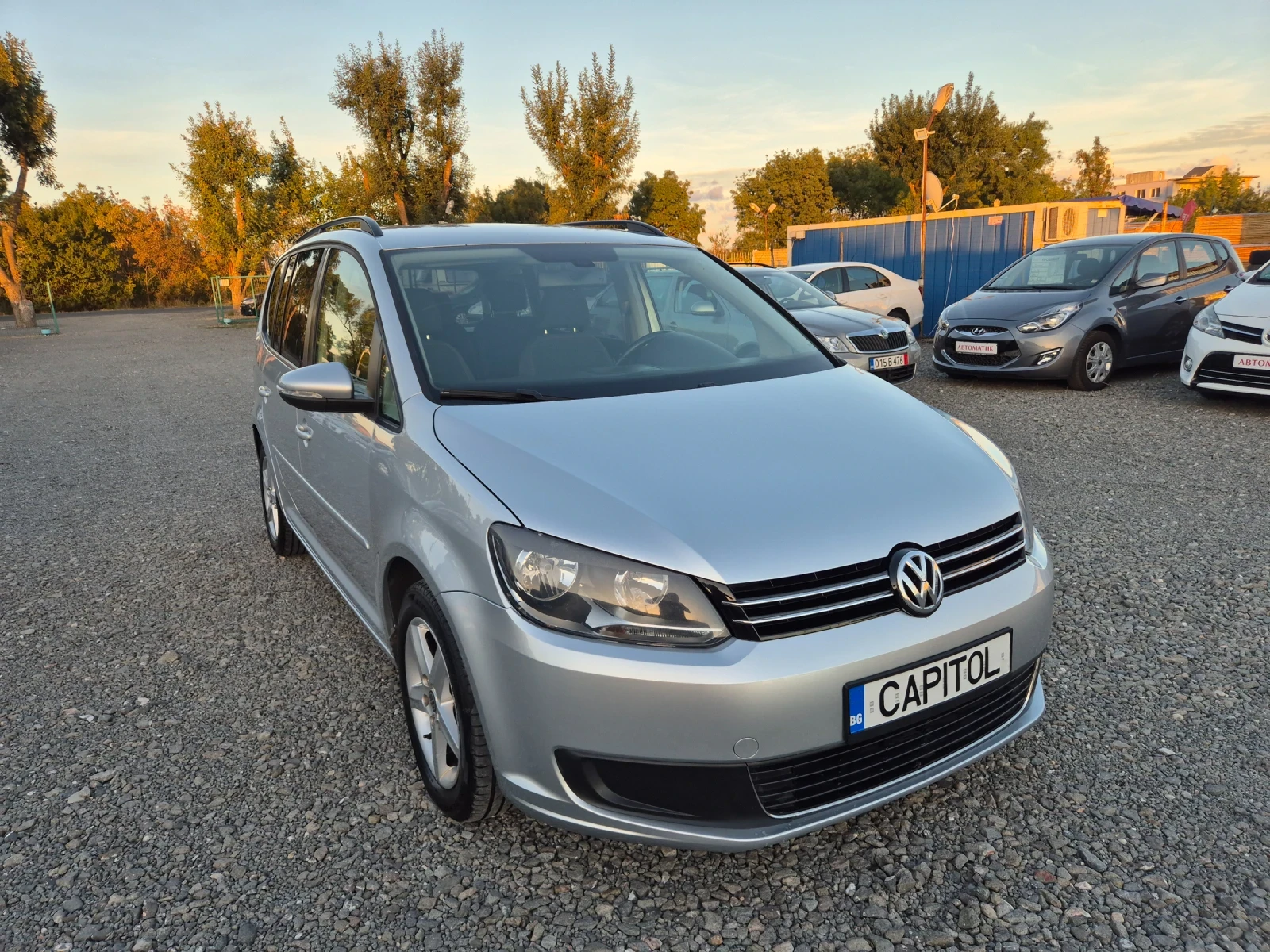 VW Touran АВТОМАТИК, снимка 3 - Автомобили и джипове - 56274808