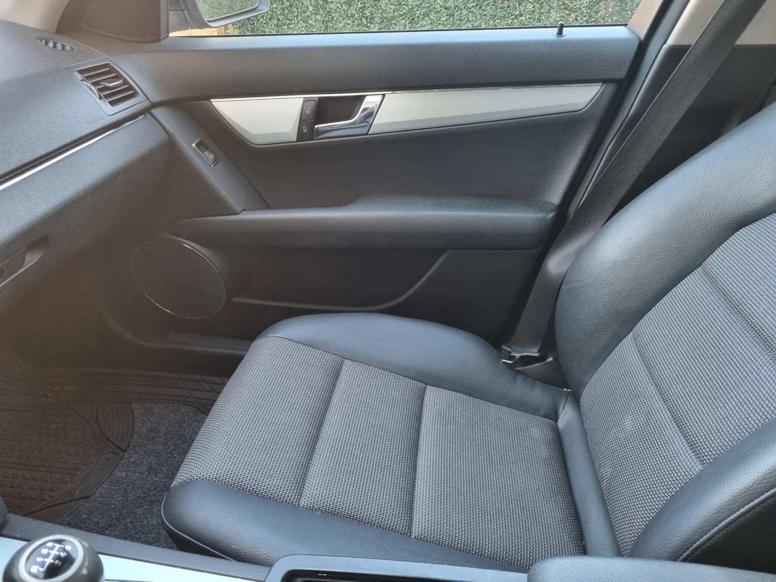 Mercedes-Benz C 220 Авангард, снимка 15 - Автомобили и джипове - 56363845