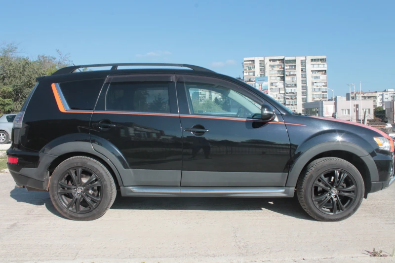 Mitsubishi Outlander, снимка 3 - Автомобили и джипове - 47356362