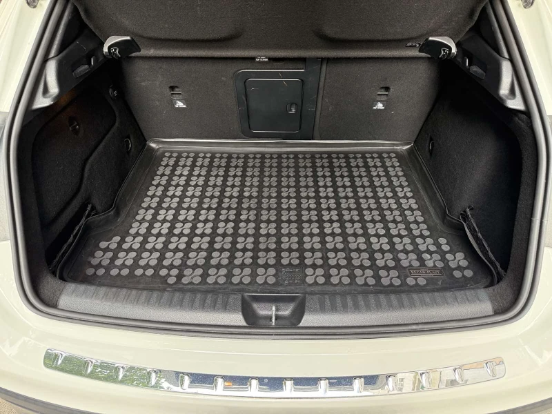 Mercedes-Benz GLA 250, снимка 9 - Автомобили и джипове - 52478244