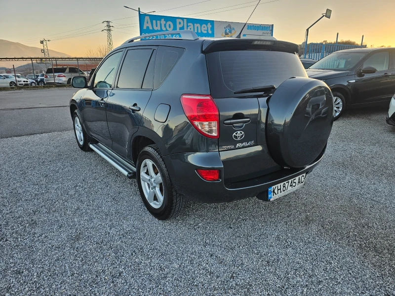 Toyota Rav4 2.2 D4D, снимка 4 - Автомобили и джипове - 52745537