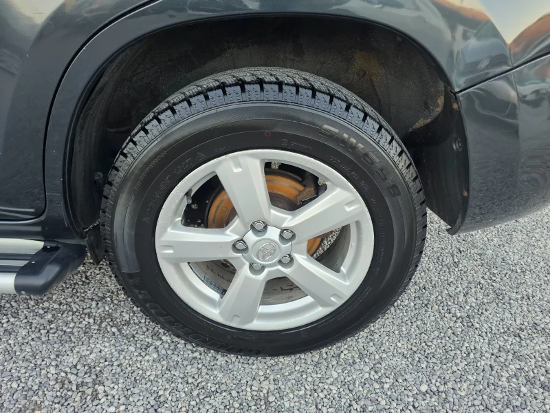 Toyota Rav4 2.2 D4D, снимка 13 - Автомобили и джипове - 52745537
