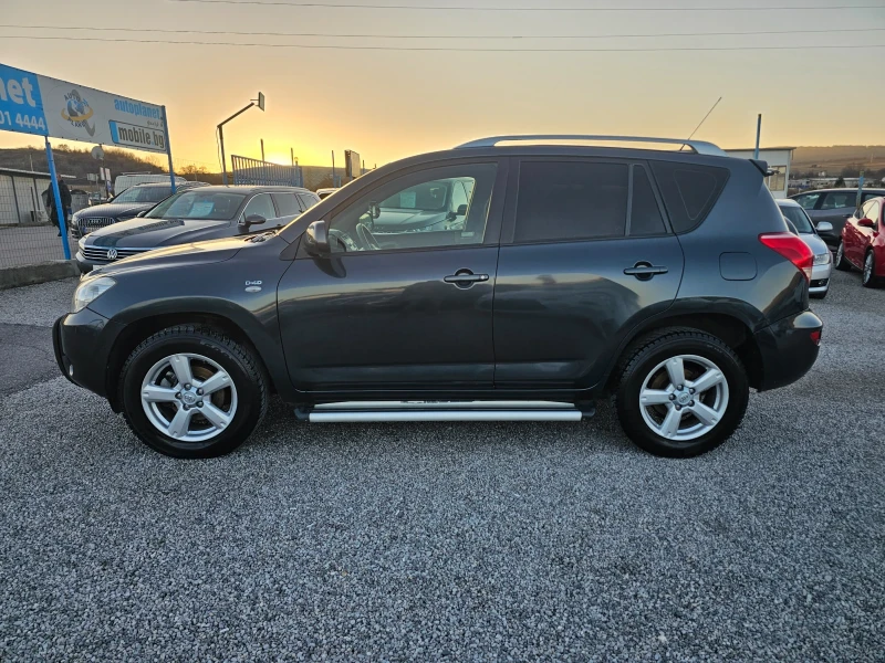 Toyota Rav4 2.2 D4D, снимка 3 - Автомобили и джипове - 52745537