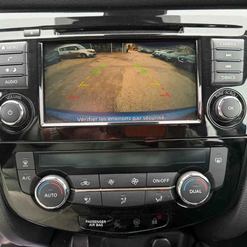 Nissan Qashqai 1.3i, ШВЕЙЦАРИЯ, снимка 13 - Автомобили и джипове - 53281220