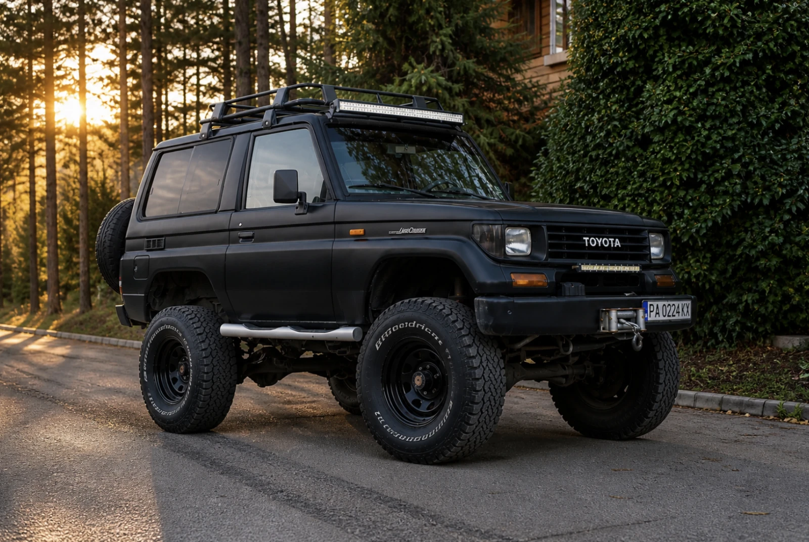 Toyota Land cruiser RJ70   2.4 бензин   105 к.с.   4x4
